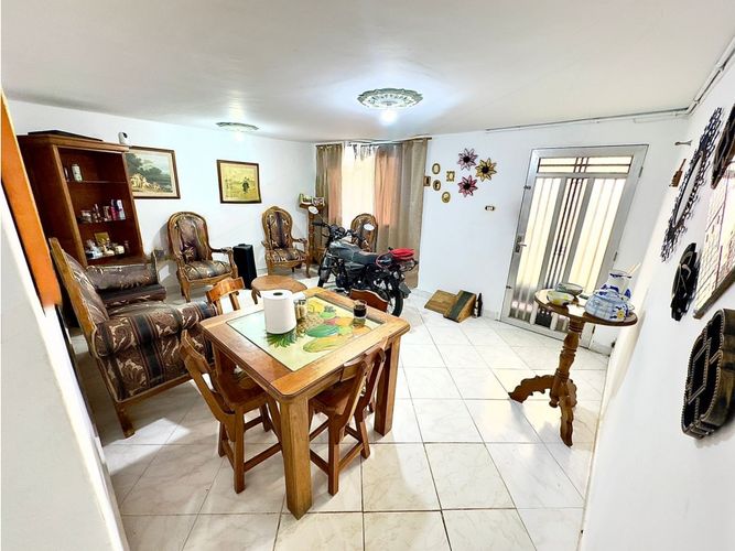 Casa de 3 alcobas en venta en La Candelaria, Medellín, 77 m² · foto 5 de 15