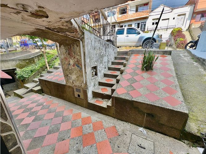 Casa de 3 alcobas en venta en La Candelaria, Medellín, 77 m² · foto 11 de 15
