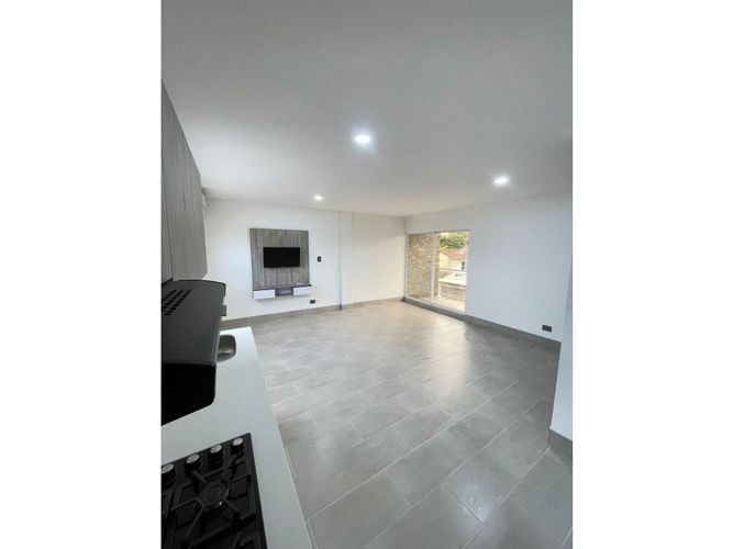 Edificio en venta en Pampa Linda, Cali, 500 m² · foto 3 de 24