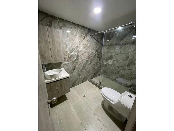 Edificio en venta en Pampa Linda, Cali, 500 m² · foto 4 de 24