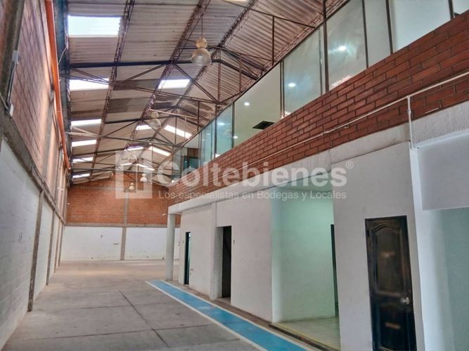 Bodega en arriendo en El Chagualo, Medellín, 500 m² · foto 2 de 21