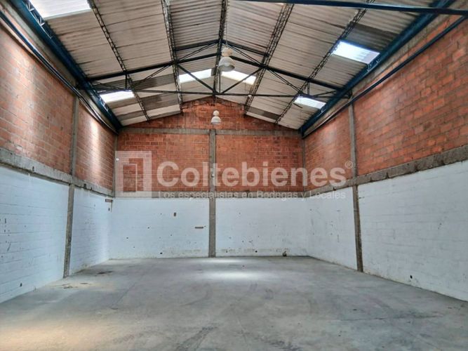 Bodega en arriendo en El Chagualo, Medellín, 500 m² · foto 3 de 21