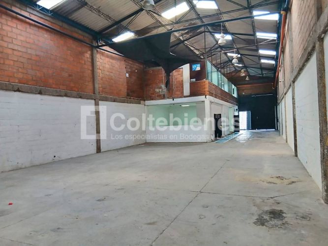 Bodega en arriendo en El Chagualo, Medellín, 500 m² · foto 6 de 21