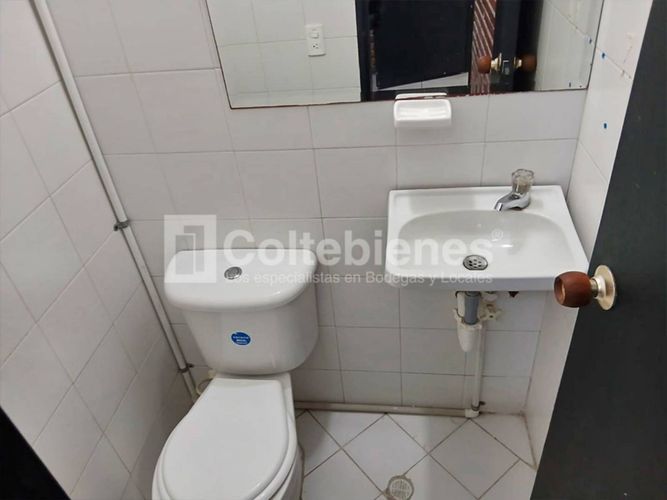 Bodega en arriendo en El Chagualo, Medellín, 500 m² · foto 9 de 21