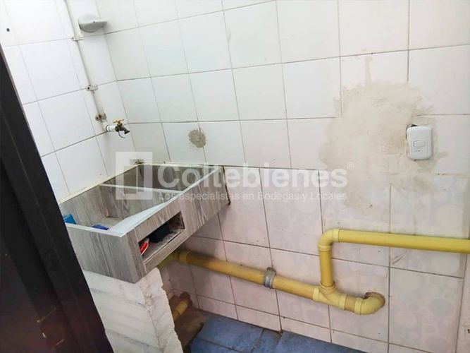 Bodega en arriendo en El Chagualo, Medellín, 500 m² · foto 10 de 21