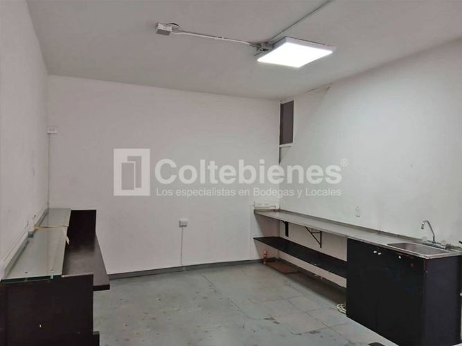 Bodega en arriendo en El Chagualo, Medellín, 500 m² · foto 11 de 21