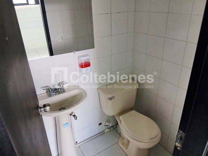 Bodega en arriendo en El Chagualo, Medellín, 500 m² · foto 16 de 21