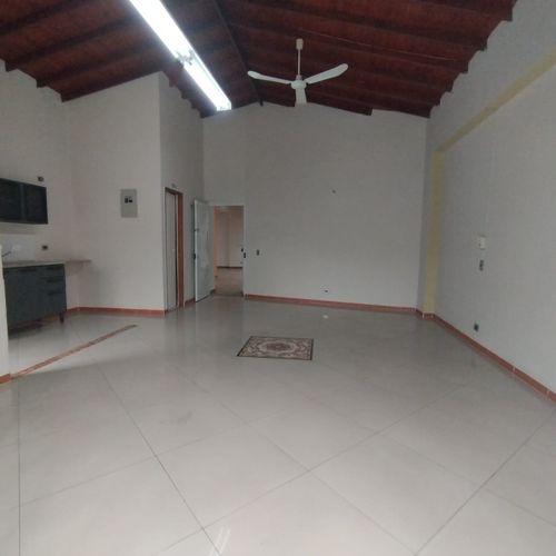 Oficina en arriendo en El Chagualo, Medellín, 50 m² · foto 2 de 16