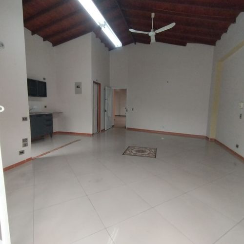 Oficina en arriendo en El Chagualo, Medellín, 50 m² · foto 3 de 16
