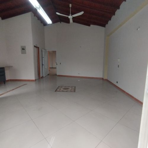 Oficina en arriendo en El Chagualo, Medellín, 50 m² · foto 4 de 16