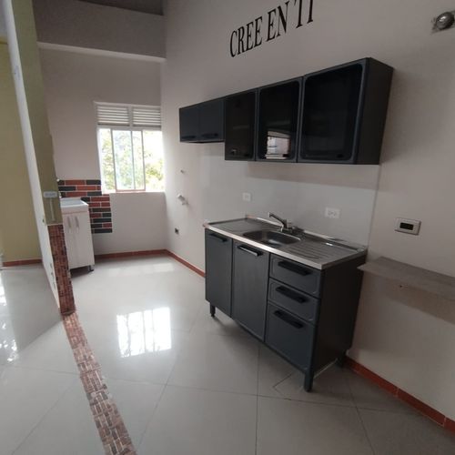 Oficina en arriendo en El Chagualo, Medellín, 50 m² · foto 11 de 16
