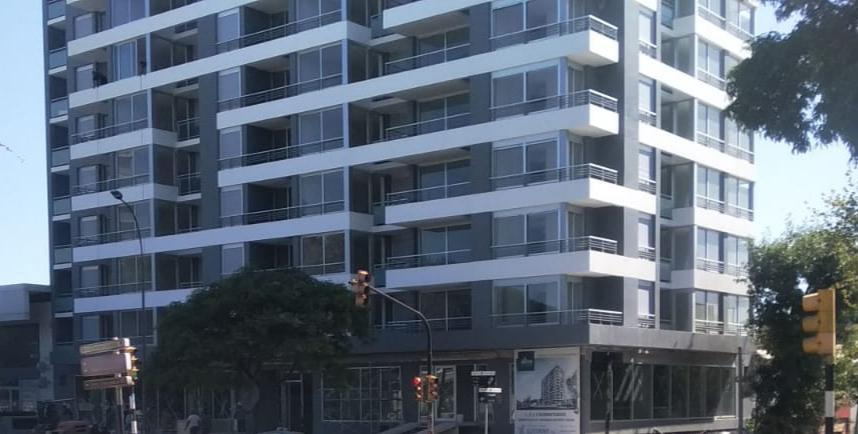Apartamento con renta en Tres Cruces: 1 Dormitorio, Patio Privado y Parrillero.