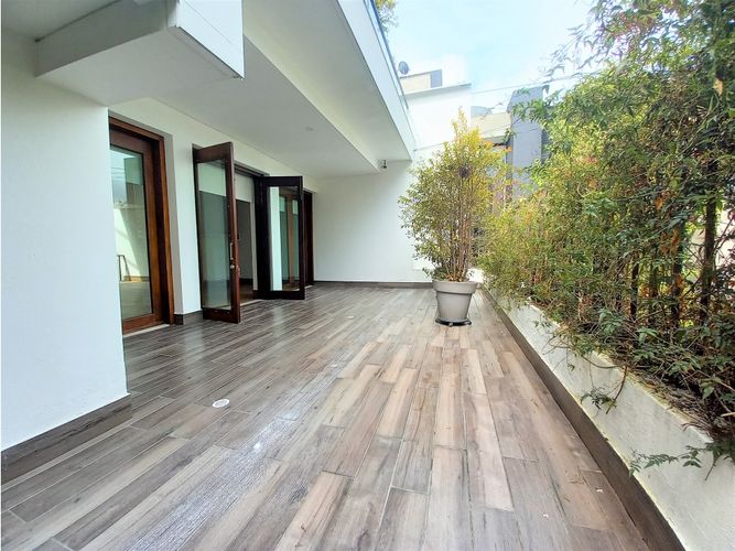 Casa de 4 alcobas en venta en Santa Ana Oriental, Bogotá, 888 m² · foto 2 de 24