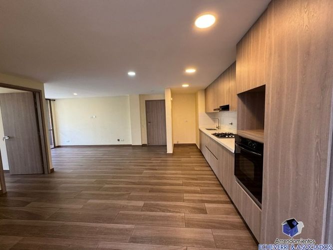 Apartamento de 3 alcobas en venta en Loma De Las Brujas, Envigado, 98 m² · foto 5 de 15