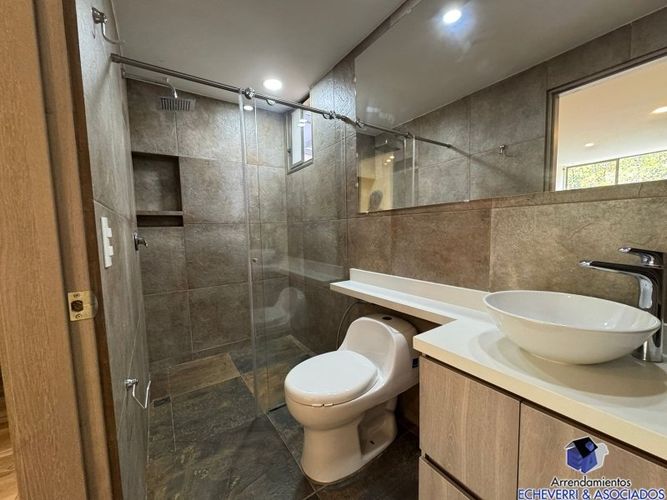 Apartamento de 3 alcobas en venta en Loma De Las Brujas, Envigado, 98 m² · foto 10 de 15