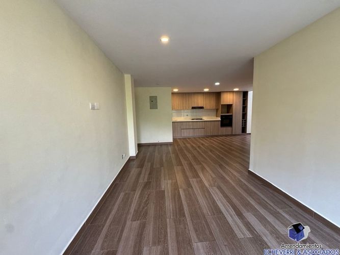 Apartamento de 3 alcobas en venta en Loma De Las Brujas, Envigado, 98 m² · foto 13 de 15