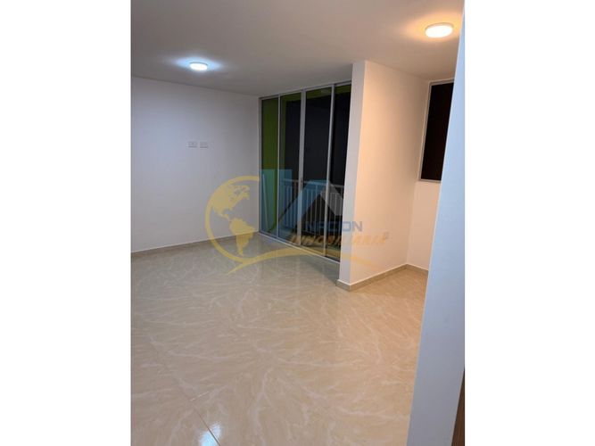 Apartamento de 2 alcobas en venta en San Antonio Del Carrizal, Girón, 53 m² · foto 5 de 8