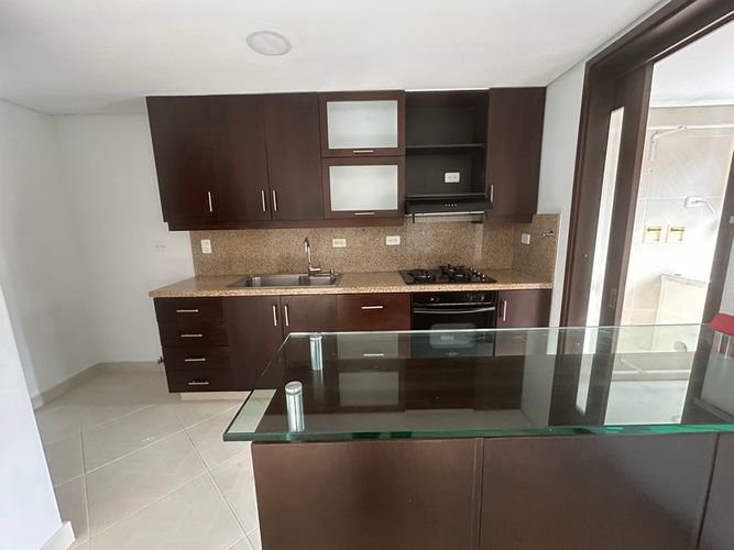 Apartamento de 4 alcobas en arriendo en Bolivariana, Medellín, 100 m² · foto 2 de 16
