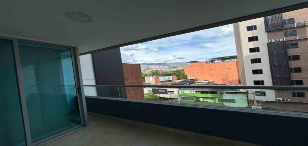 Apartamento de 4 alcobas en arriendo en Bolivariana, Medellín, 100 m² · foto 15 de 16