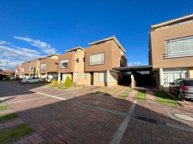 Casa de 3 alcobas en venta en Vereda La Balsa, Chía, 170 m² · foto 2 de 24