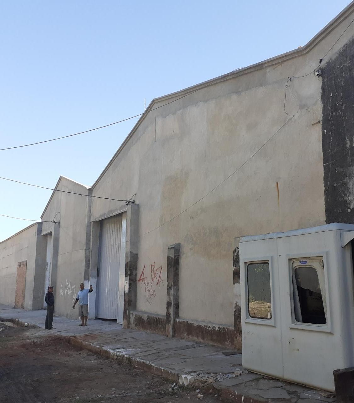 ALQUILO DEPOSITO 400M2 IDEAL ZONA SAJONIA — foto 3