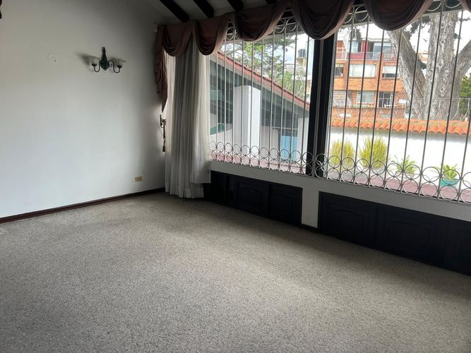 Casa de 3 alcobas en arriendo en La Floresta, Bogotá, 250 m² · foto 2 de 24