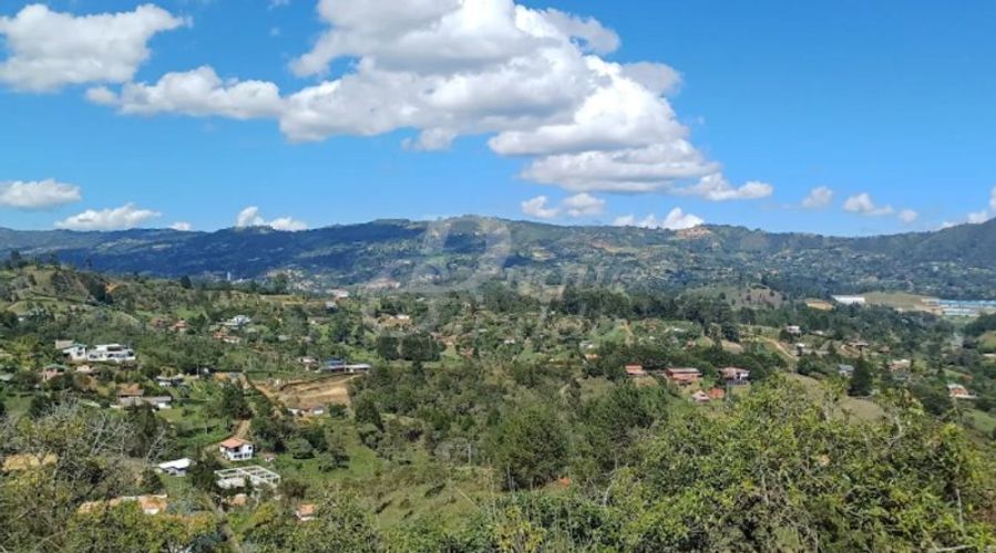 Lote en venta en San Jose, Guarne, 10000 m² · foto 2 de 4