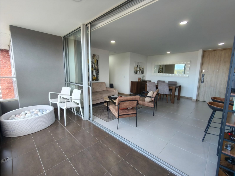 Apartamento en venta en Suramérica, La Estrella · foto 3 de 24
