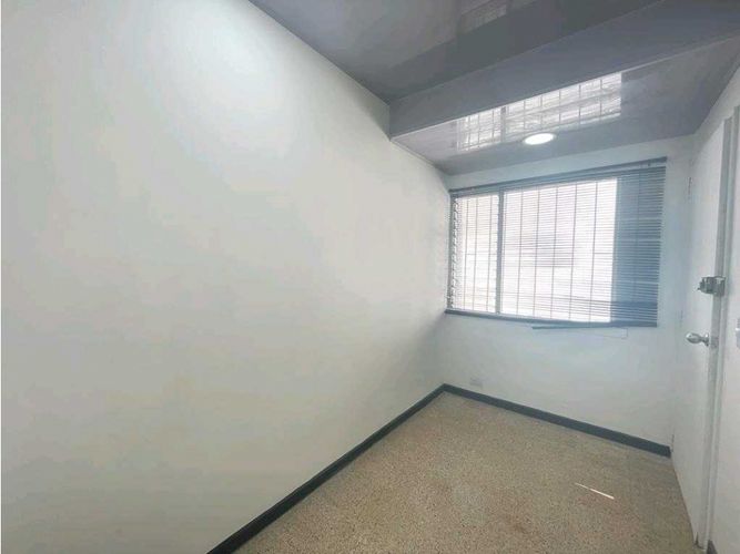 Oficina en arriendo en Boston, Medellín, 30 m² · foto 4 de 15
