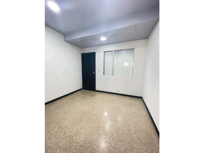Oficina en arriendo en Boston, Medellín, 30 m² · foto 5 de 15
