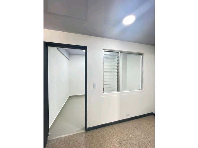 Oficina en arriendo en Boston, Medellín, 30 m² · foto 7 de 15
