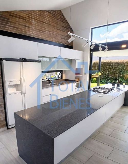 Casa de 4 alcobas en venta en Pantanillo, Envigado, 280 m² · foto 11 de 24