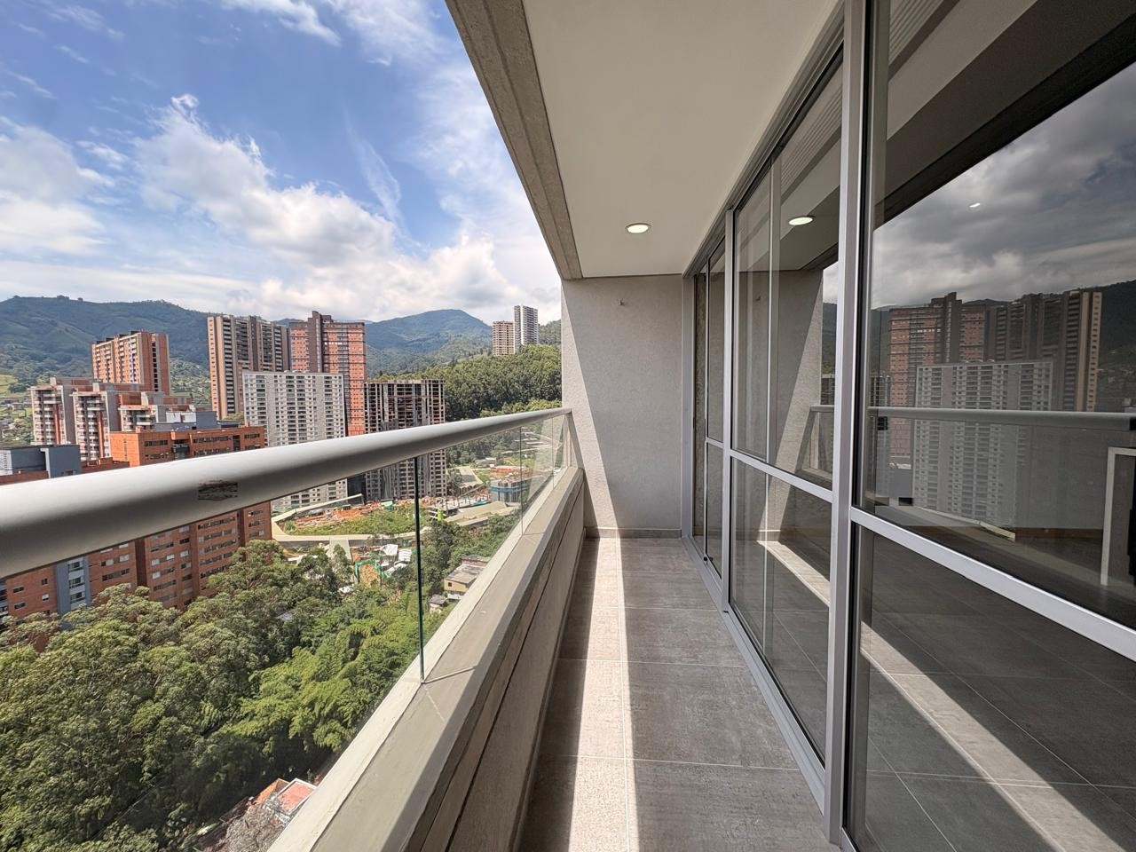 Apartamento en arriendo en Tres Esquinas, Sabaneta · foto 14 de 15