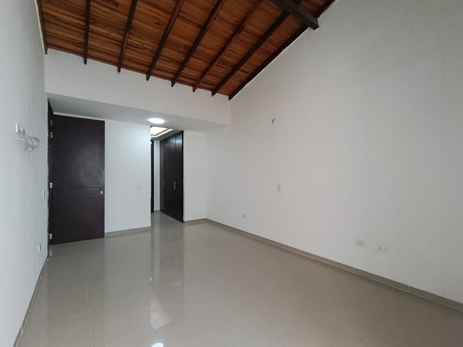 Casa de 4 alcobas en venta en Colinas De Vista Hermosa, Villa del Rosario, 220 m² · foto 8 de 19