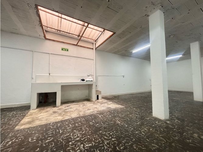 Bodega en arriendo en Cristobal, Medellín, 120 m² · foto 2 de 6