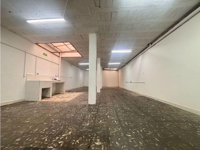 Bodega en arriendo en Cristobal, Medellín, 120 m² · foto 3 de 6