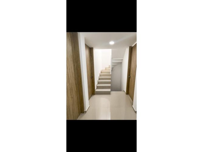 Casa de 4 alcobas en venta en Jamundí, 225 m² · foto 2 de 5