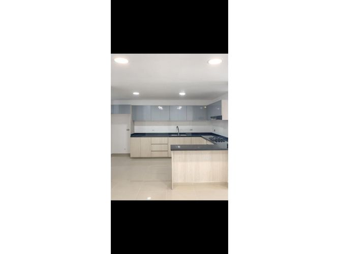 Casa de 4 alcobas en venta en Jamundí, 225 m² · foto 5 de 5
