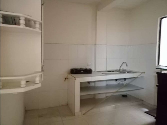 Casa de 9 alcobas en venta en Los Libertadores, Cali, 600 m² · foto 3 de 12
