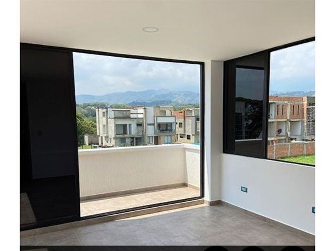 Casa de 7 alcobas en venta en Las Mercedes, Jamundí, 350 m² · foto 3 de 24