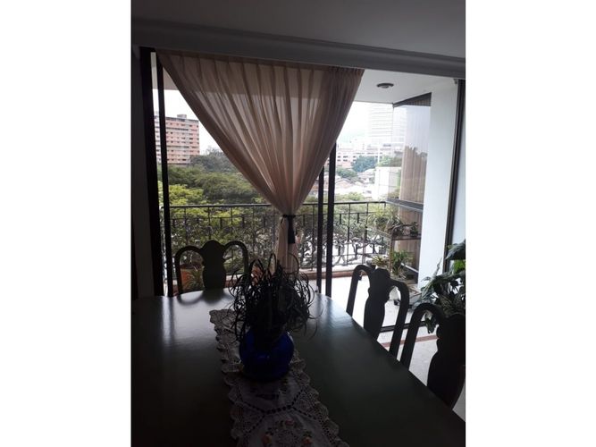 Apartamento de 4 alcobas en venta en Chipichape, Cali, 135 m² · foto 3 de 20