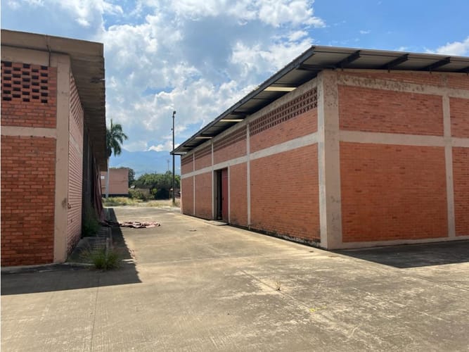 Bodega en venta en Zona Industrial, Yumbo, 2282 m² · foto 6 de 23