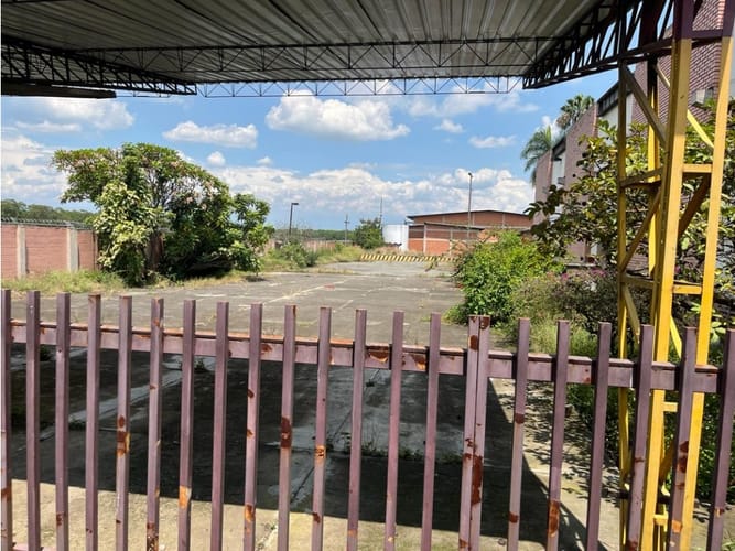 Bodega en venta en Zona Industrial, Yumbo, 2282 m² · foto 11 de 23