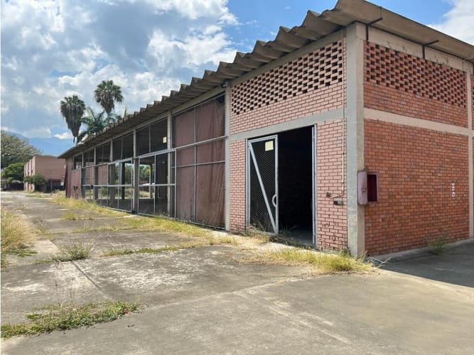 Bodega en venta en Zona Industrial, Yumbo, 2282 m² · foto 15 de 23