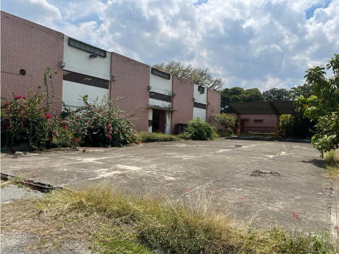 Bodega en venta en Zona Industrial, Yumbo, 2282 m² · foto 17 de 23