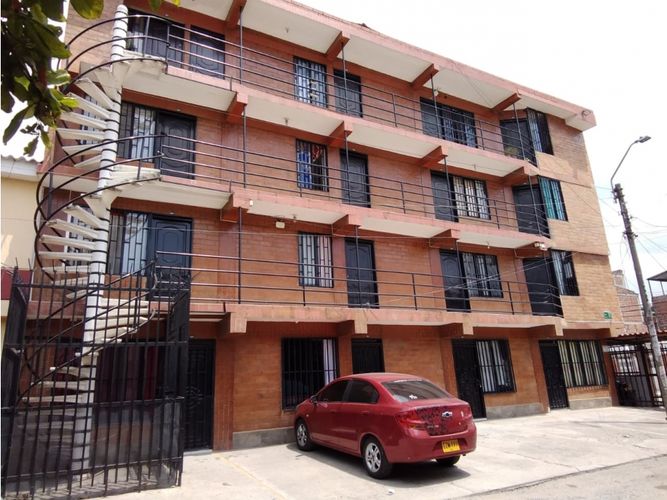 Edificio en venta en Olimpico, Cali, 930 m² · foto 2 de 24
