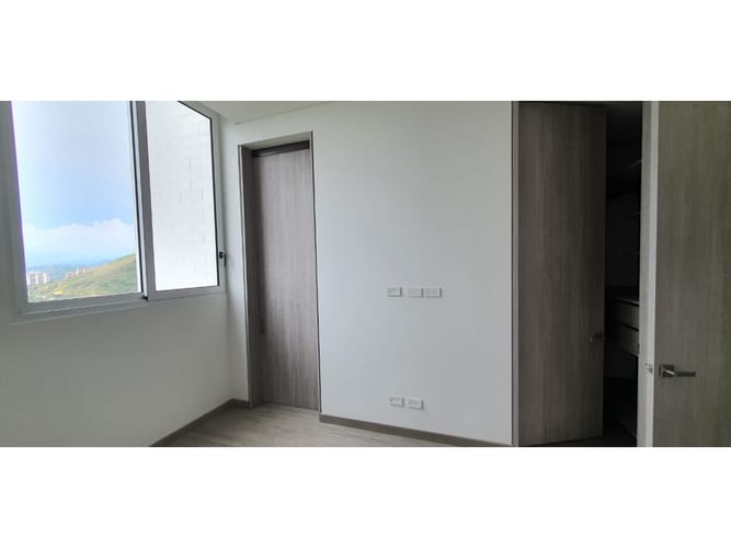 Apartamento de 4 alcobas en venta en Bellavista, Cali, 165 m² · foto 12 de 24