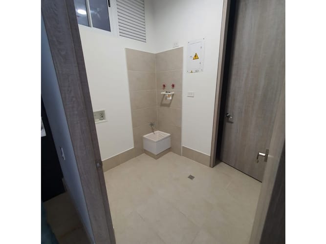 Apartamento de 4 alcobas en venta en Bellavista, Cali, 165 m² · foto 22 de 24