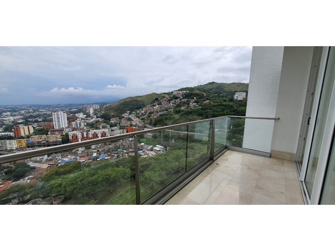 Apartamento de 4 alcobas en venta en Bellavista, Cali, 165 m² · foto 23 de 24