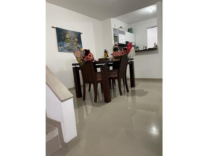 Casa de 4 alcobas en venta en Cn. Sol De La Arboleda, Jamundí, 300 m² · foto 2 de 24